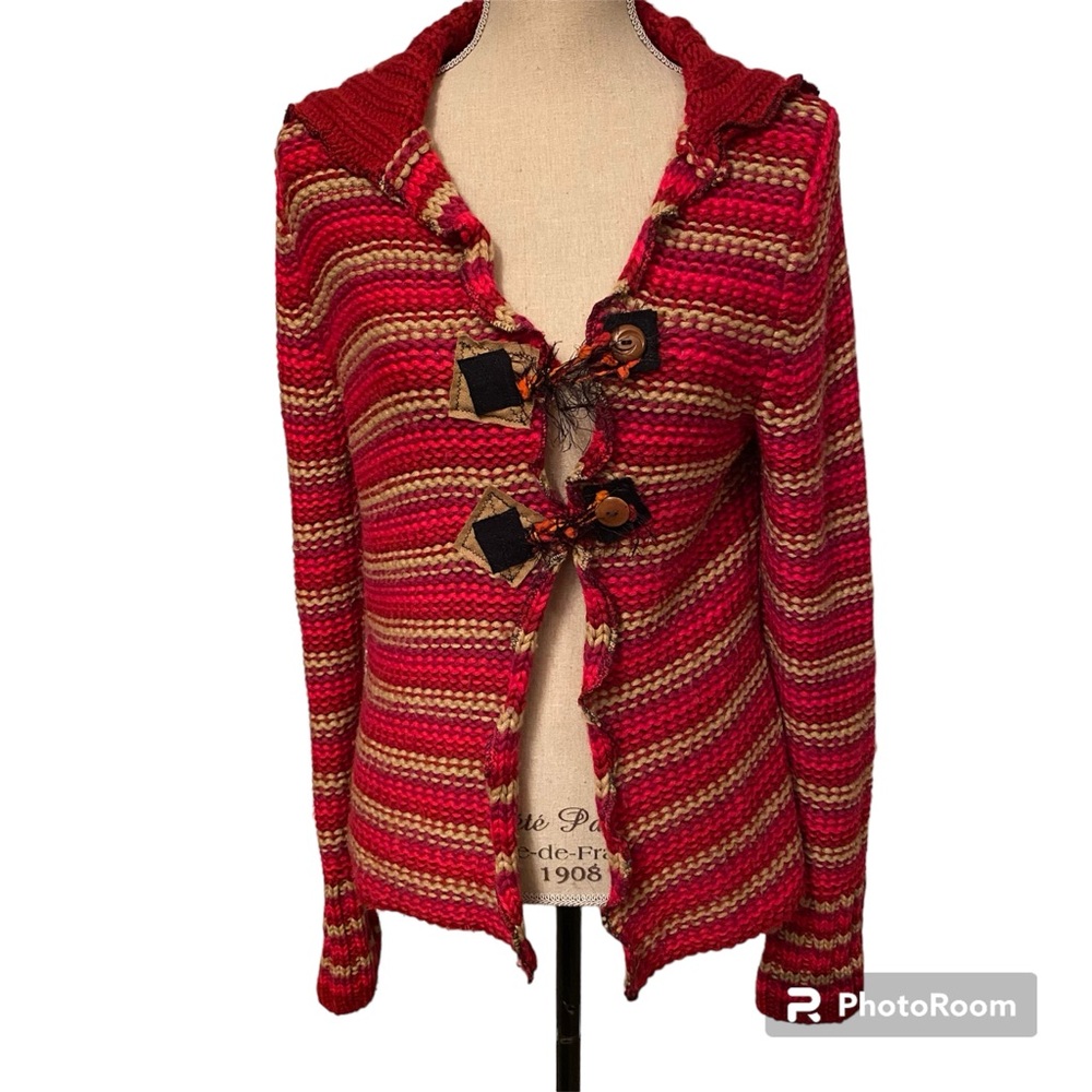 2 COUSINS CLOTHIERS SWEATER CARDIGAN RED TAN STRIPE 2 FANCY BUTTON NWOT SIZE S